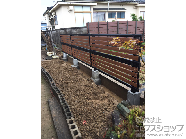 新潟県加茂市ののフェンス・柵 モクアルフェンス 横板タイプ 2段支柱 自立建て用（パネル2段） 施工例