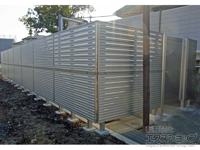 山梨県甲府市のの門扉 エクスライン門扉7型 片開き  オートクローザー付門柱仕様 施工例