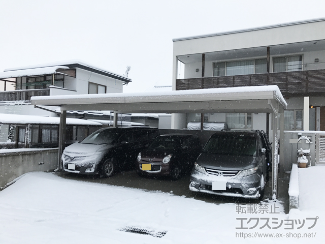 福島県郡山市のLIXIL リクシル（トステム）のカーポート テリオスポートIII 1500 3台用 角柱4本仕様 積雪〜50cm対応 施工例