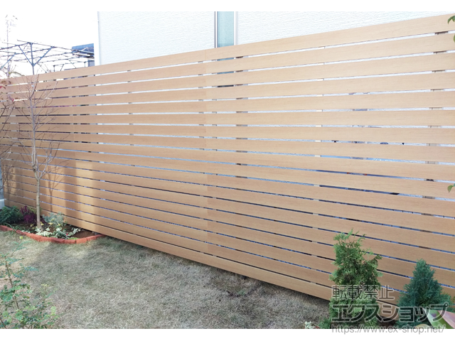 埼玉県川口市ののフェンス・柵 ルシアスフェンスH02型 横板格子 2段支柱　複合カラー 施工例