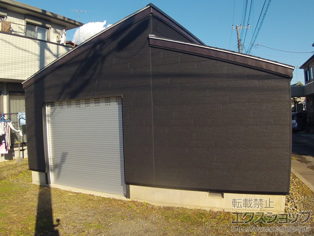 神奈川県小田原市のLIXIL リクシル（トステム）のガレージシャッター ガレージシャッタークワトロ 電動式 内部付タイプ 施工例