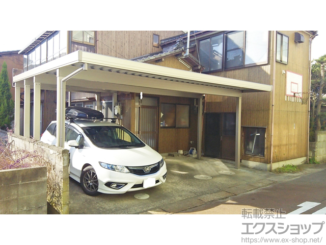新潟県新潟市のLIXIL リクシル（トステム）のカーポート テリオスポートIII 3000 2台用 角柱6本柱 積雪〜100cm対応*出入隅納まり 施工例