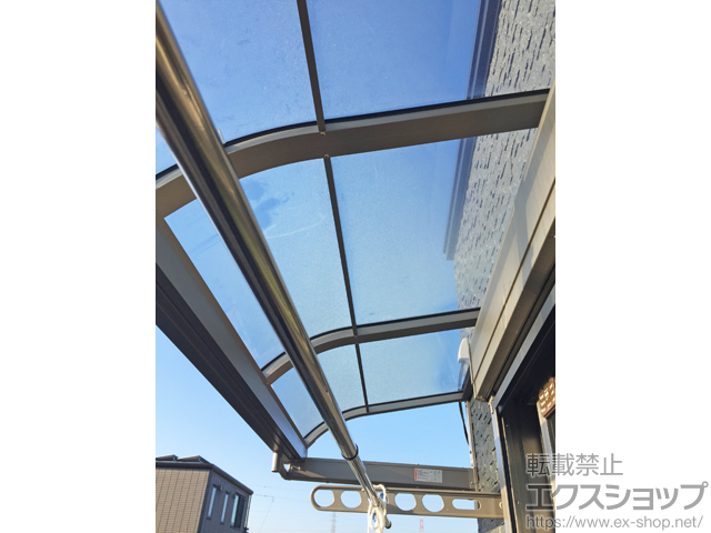 静岡県静岡市ののバルコニー・ベランダ屋根 スピーネ R型 ルーフタイプ 単体 積雪〜20cm対応 施工例