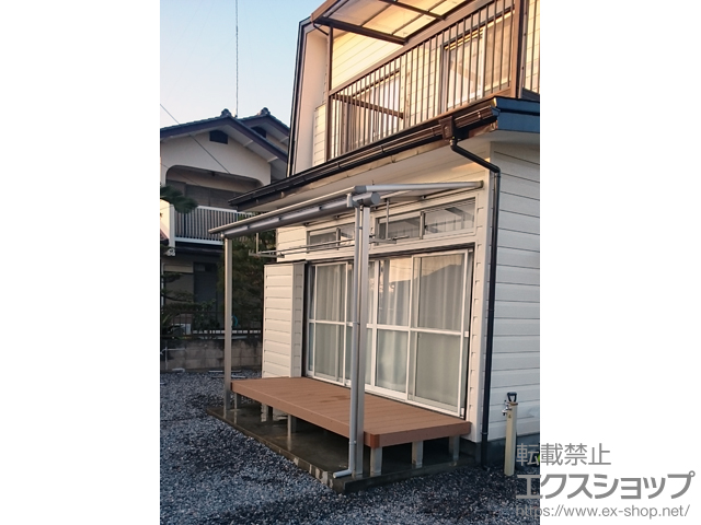 栃木県栃木市ののテラス屋根 プレシオステラス F型 テラスタイプ 単体 積雪〜20cm対応＋吊り下げ式物干し 標準 2本入り×1セット 施工例