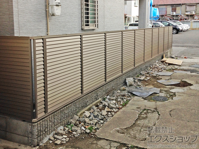 大阪府大阪市ののフェンス・柵 プレスタフェンス 8型 横ルーバー フリーポールタイプ 施工例