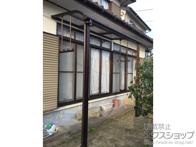 福岡県糸島市ののテラス屋根 プレシオステラス R型 テラスタイプ 単体 積雪〜20cm対応＋吊り下げ式物干し 標準 2本入り 施工例