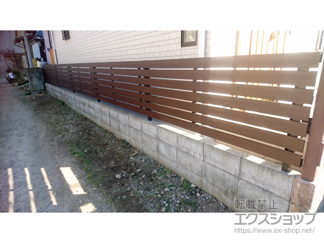 埼玉県鳩ケ谷市ののフェンス・柵 ルシアスフェンスH02型 横板格子 複合カラー 自由柱 施工例