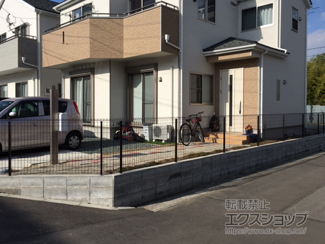 福岡県筑後市ののフェンス・柵 イーネットフェンス1F型 自由柱 〈水平地〉 施工例