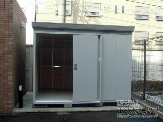 東京都西東京市のの物置・屋外倉庫 断熱物置 ネクスタプラス 扉タイプ 一般型 2630×2210×2075 NXP-60ST-MG 施工例