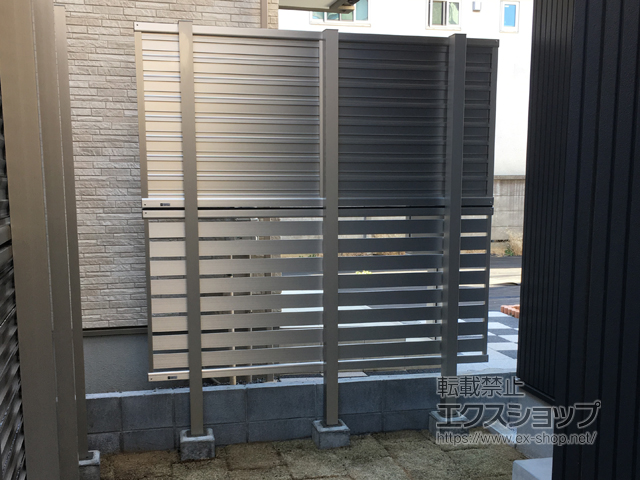 東京都杉並区ののフェンス・柵 レスティナフェンス5型 目隠しルーバー 3段支柱 自立建て用（パネル2段） 施工例