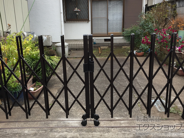 東京都杉並区ののカーゲート トリップゲート RB型 ノンレール 両開き 54W(27Ｓ+27Ｍ) 施工例