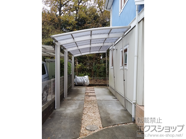 神奈川県大和市ののカーポート レイナポートグラン 延長　積雪〜20cm対応 幅=2,550mm＋着脱式サポート 標準・ハイルーフ兼用 2本入り/1本入り 施工例