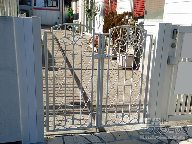 東京都立川市のの門扉 ラヴェール門扉3型 両開き 門柱使用 施工例