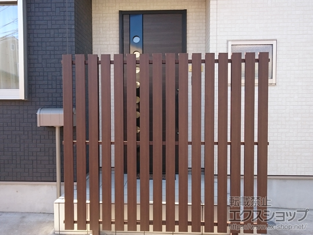 神奈川県茅ヶ崎市ののフェンス・柵 ルシアススクリーンフェンスS04型 たて板格子 自由柱 施工例