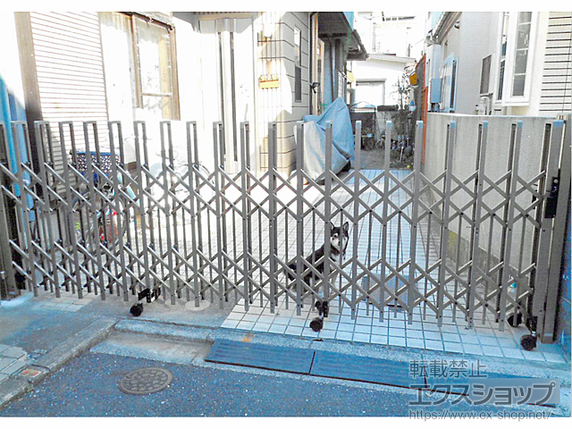埼玉県新座市ののカーゲート トリップゲート ペットガード型 ノンレール 片開き 37S 施工例