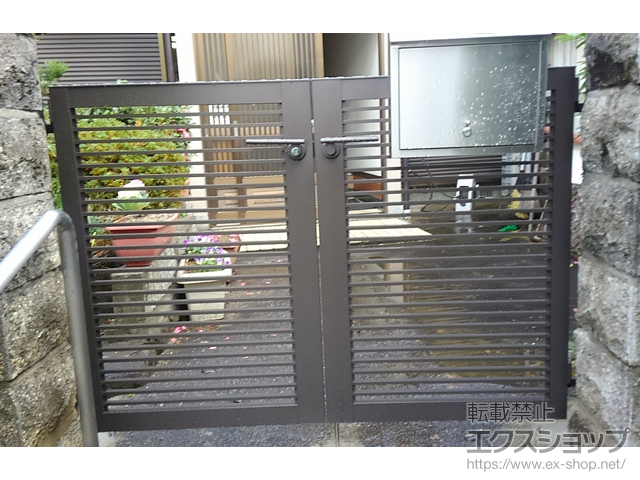 大阪府泉南市のの門扉 プレスタ門扉 1型 細横桟 両開き 柱使用 施工例