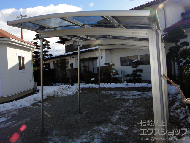 長野県諏訪市ののカーポート レイナポートグラン50 積雪〜50cm対応＋着脱式サポート 標準・ハイルーフ兼用 3本入り 施工例