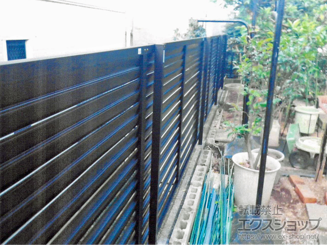 東京都八王子市ののフェンス・柵 プレスタフェンス 8型 横ルーバー フリーポールタイプ 施工例