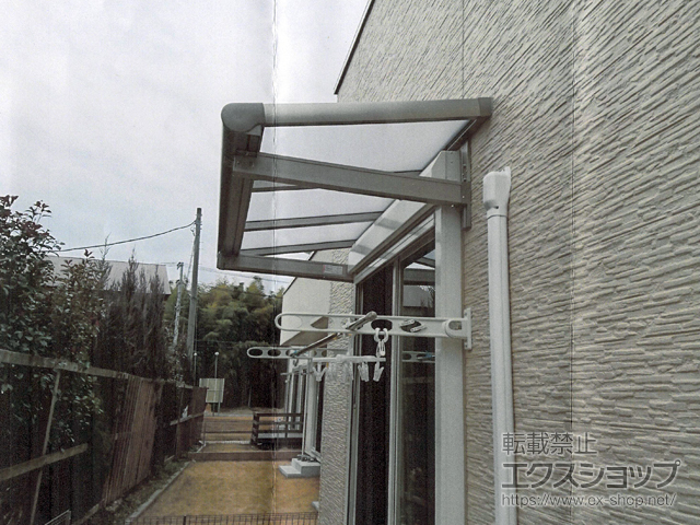 茨城県つくば市のLIXIL リクシル（トステム）のバルコニー・ベランダ屋根 パワーアルファ F型 ルーフタイプ 単体 積雪〜30cm対応 施工例