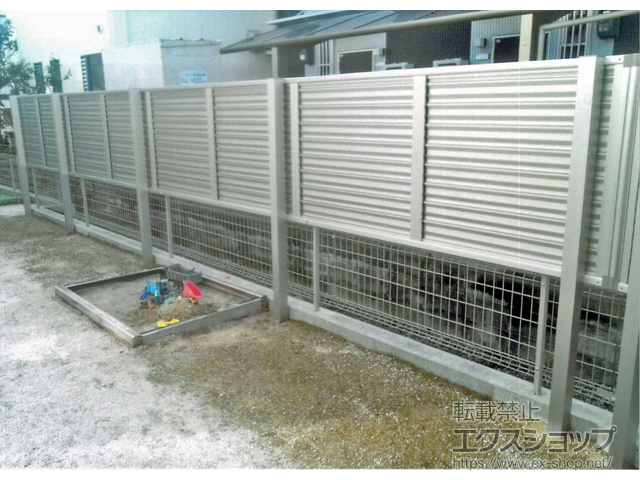 岡山県倉敷市ののフェンス・柵 ミエーネフェンス 目隠しルーバータイプ 2段支柱 自立建て用（パネル1段） 施工例