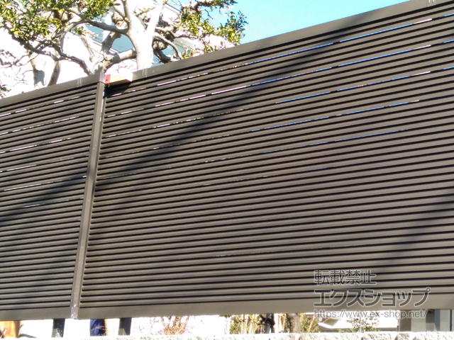 東京都三鷹市ののフェンス・柵 ライシスフェンス 13型 横ルーバー フリーポールタイプ 施工例