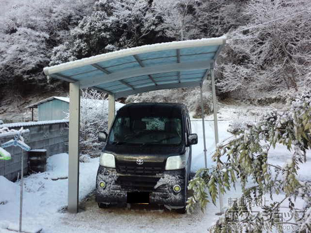 岡山県備前市ののカーポート レイナポートグラン　積雪〜20cm対応＋着脱式サポート 標準・ハイルーフ兼用 2本入り 施工例