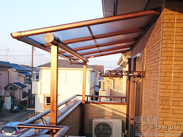 埼玉県越谷市ののバルコニー・ベランダ屋根 プレシオステラス F型 屋根タイプ 単体 積雪〜20cm対応 施工例