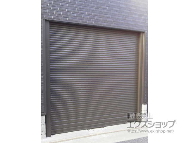 大阪府八尾市のLIXIL リクシル（トステム）のガレージシャッター ガレージシャッタークワトロ 電動式 内部付タイプ 施工例