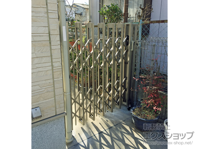 東京都世田谷区ののカーゲート アルシャインII PG型R(ペットガード) Aタイプ ノンレール 片開き 150S 施工例