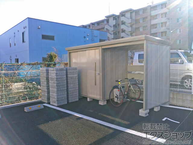 神奈川県横浜市のの物置・屋外倉庫 Mr.ストックマン プラスアルファ 一般型 結露減少型 4047×1590×2110（扉側幅2200） TP-Z40R15-W 施工例