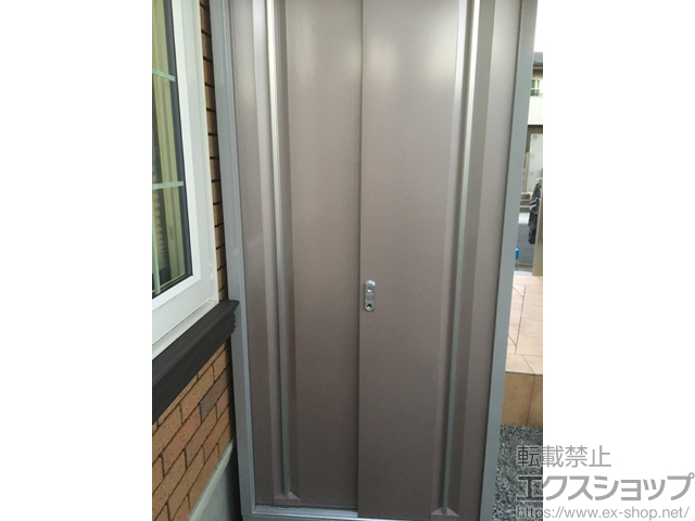 神奈川県相模原市のの物置・屋外倉庫 シンプリー 一般型 900×755×1903 MJX-097E-P-AR 施工例