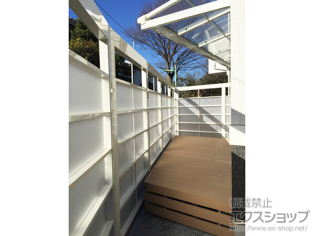 東京都世田谷区ののフェンス・柵 Gスクリーン 横格子タイプ パネル5段 間仕切り柱 施工例