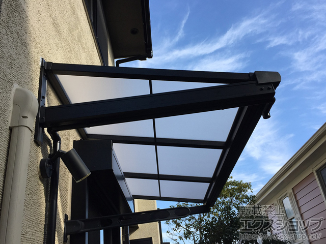 神奈川県横浜市ののバルコニー・ベランダ屋根 スピーネ F型 ルーフタイプ 単体 積雪〜20cm対応 施工例