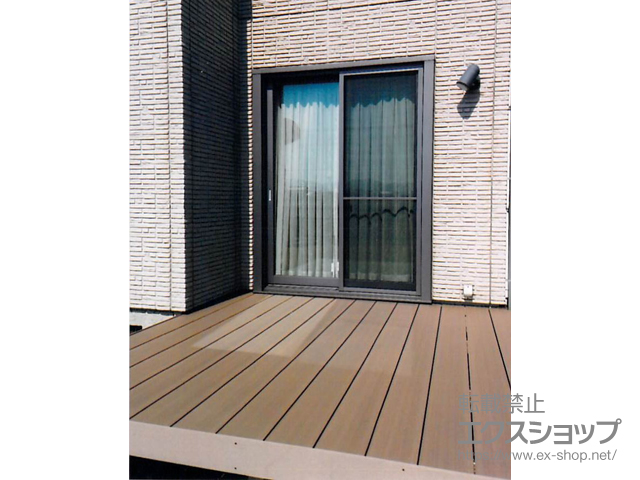 岡山県岡山市のLIXIL リクシル（トステム）のウッドデッキ レストステージ 幕板納まり 施工例