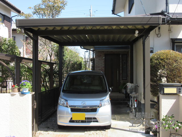 埼玉県比企郡鳩山町のLIXIL リクシル（トステム）のカーポート テリオスポートIII 1500 角柱4本仕様 積雪〜50cm対応 施工例