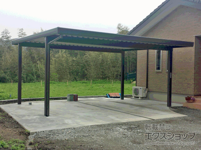 鹿児島県南さつま市のLIXIL リクシル（トステム）のカーポート テリオスポートIII 900 2台用 角柱4本仕様 積雪〜30cm対応 施工例