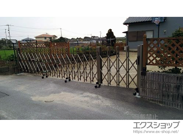 佐賀県鳥栖市ののカーゲート トリップゲート RB型 ノンレール 片開き親子 62DO(13S+49T) 施工例