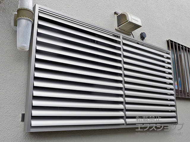 千葉県いすみ市のLIXIL リクシル（トステム）の面格子・窓格子 目隠し可動ルーバー 施工例