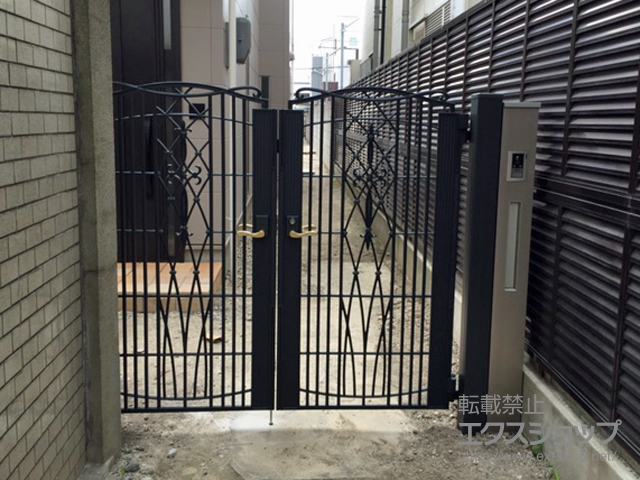 大阪府大阪市のの門扉 キャスティナA型 両開き　柱使用 施工例