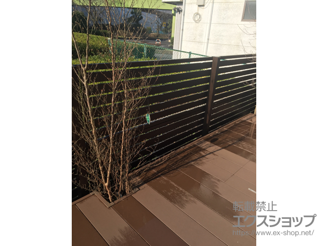 埼玉県草加市ののウッドデッキ リウッドデッキ 200 施工例