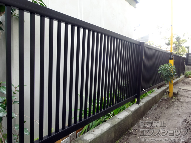 神奈川県茅ヶ崎市ののフェンス・柵 エクスラインフェンス13型 たて格子(39本)タイプ 自由柱 施工例