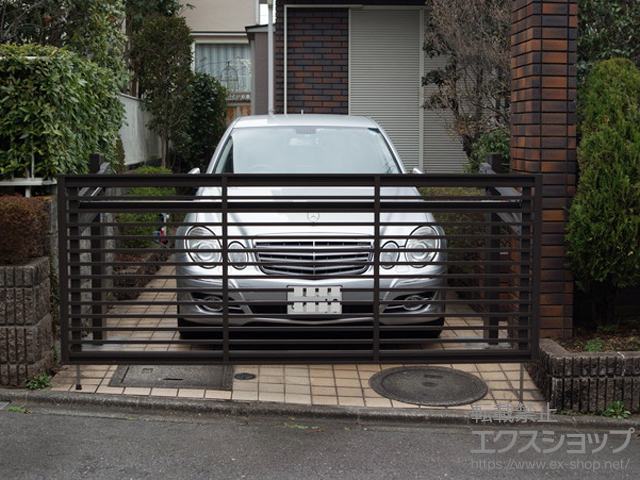 東京都町田市ののカーゲート オーバードアS1型 手動式 施工例