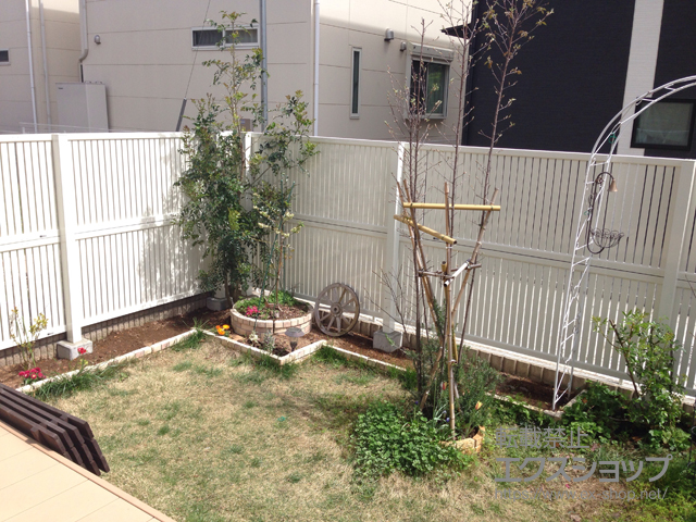 埼玉県白岡市ののフェンス・柵 エクスラインフェンス6型 自由柱施工＜2段支柱＞ 施工例