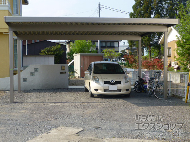 群馬県佐波郡玉村町のLIXIL リクシル（トステム）のカーポート テリオスポートIII 1500 2台用 角柱4本仕様 積雪〜50cm対応 施工例