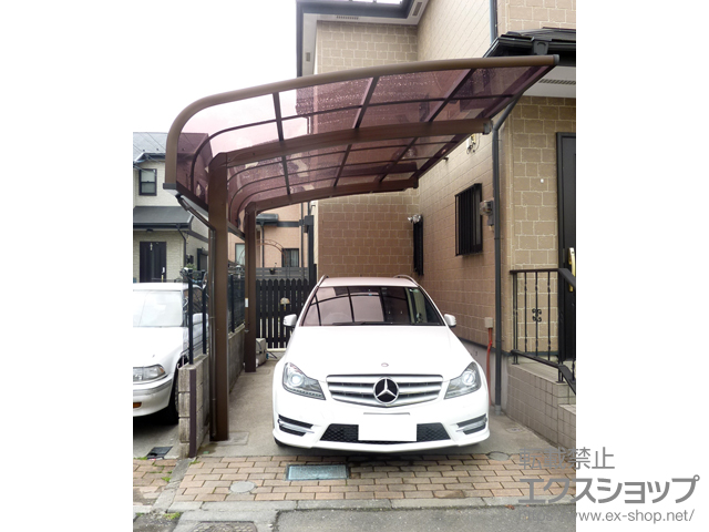 東京都立川市ののカーポート レイナキャップポートグラン 積雪〜20cm対応＋着脱式サポート 標準・ハイルーフ兼用 2本入り×1セット 施工例