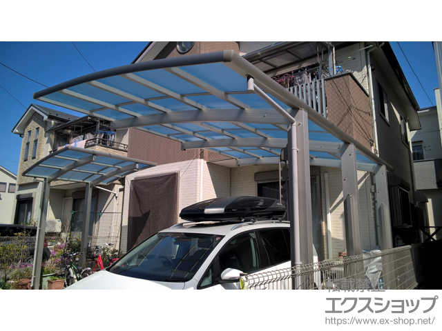 埼玉県所沢市ののカーポート レイナポートグランZ　積雪〜20cm対応＋着脱式サポート 標準・ハイルーフ兼用 2本入り×1セット/1本入り×1セット＋水平式物干し(カ―ポート柱用) 標準 2本入り×1セット 施工例