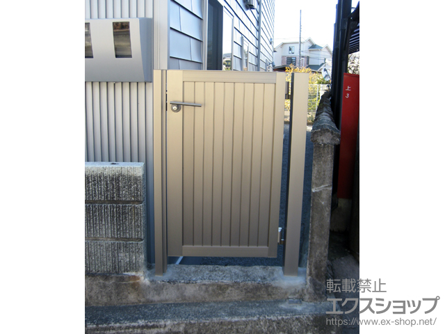 静岡県富士市のの門扉 プレスタ門扉 6型 たて目隠し 片開き 柱使用 施工例