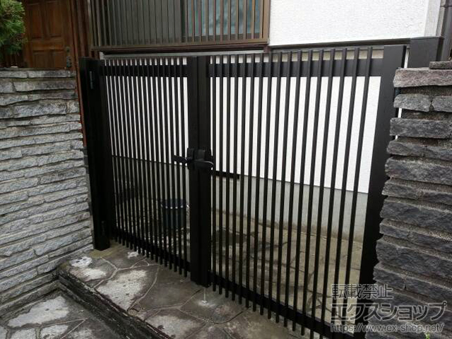 東京都足立区のの門扉 レスティン門扉 11型 両開き 門柱使用 施工例