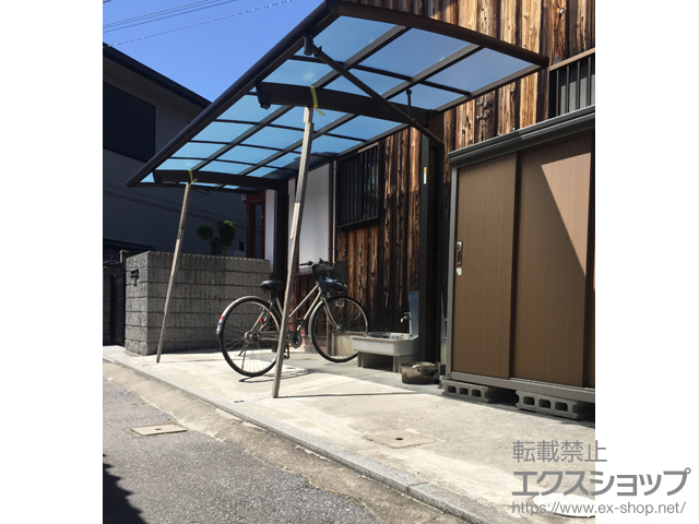 滋賀県東近江市ののカーポート レイナポートREグラン 前下がり 積雪〜20cm対応＋着脱式サポート 標準・ハイルーフ兼用 2本入り×1セット 施工例