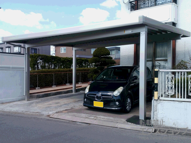 北海道函館市ののカーポート ジーポートneo Aタイプ 2台用 標準鼻隠し 角柱4本仕様 積雪〜100cm対応＋変形敷地対応セット 出隅Ａ 水上カット用 施工例